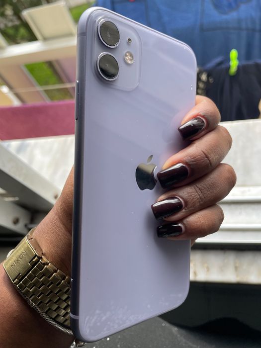 IPHONE 11 roxo 64Gb