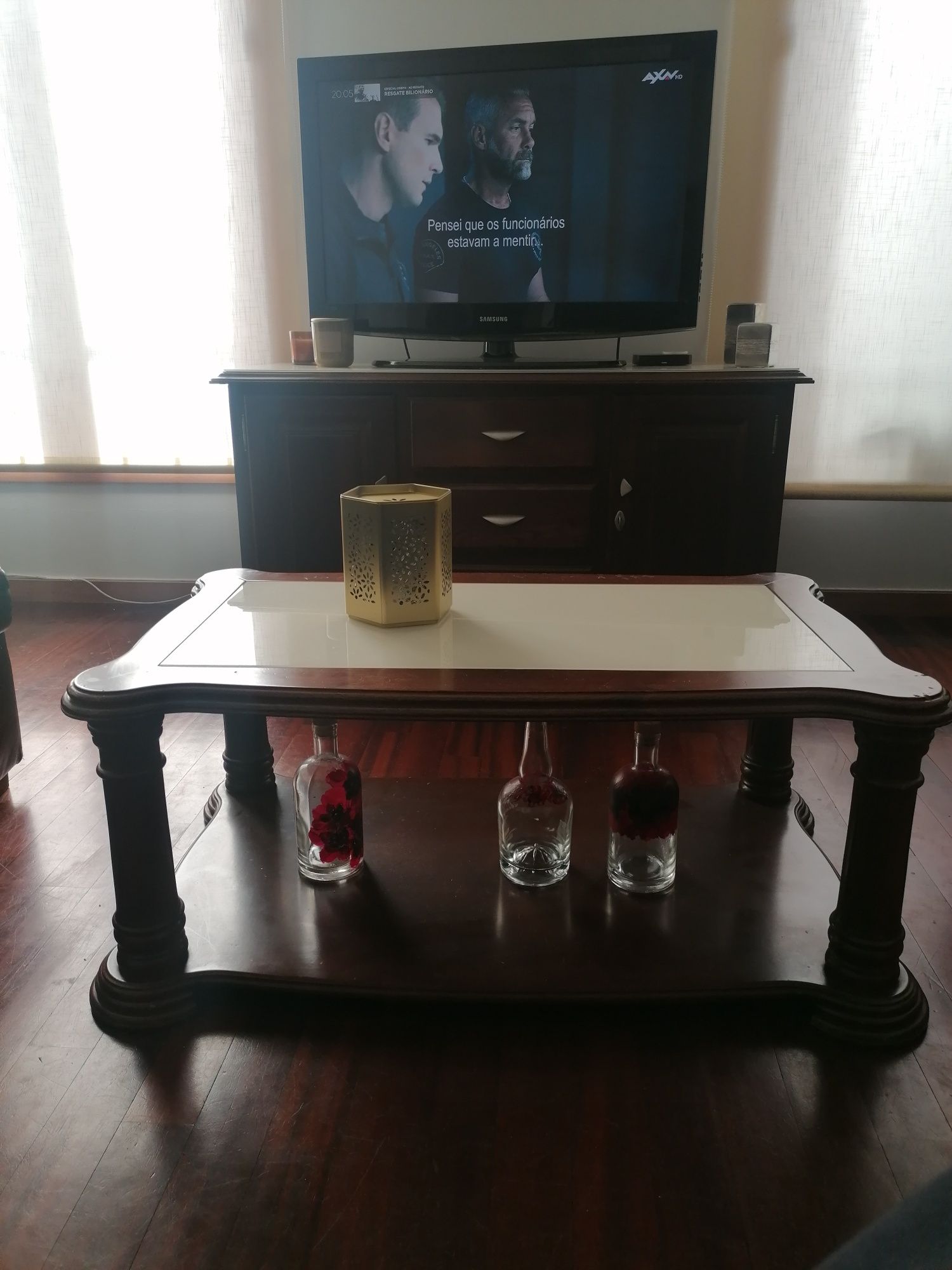 Sala de jantar em madeira maciça