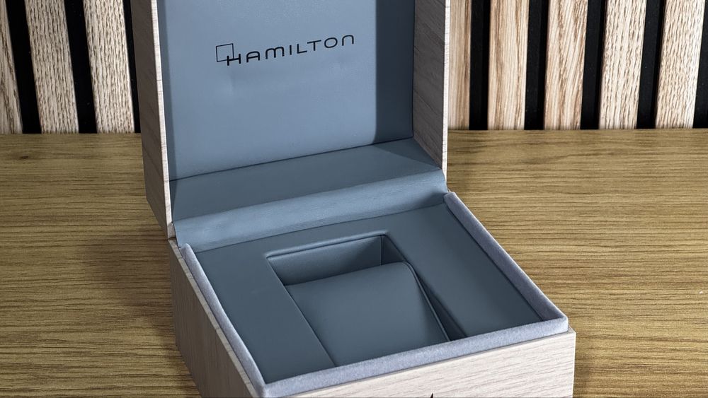 Caixa Hamilton como nova