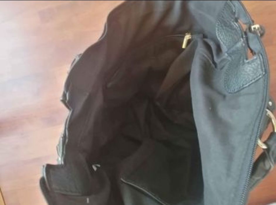 Carteira preta c/ 2 bolsos