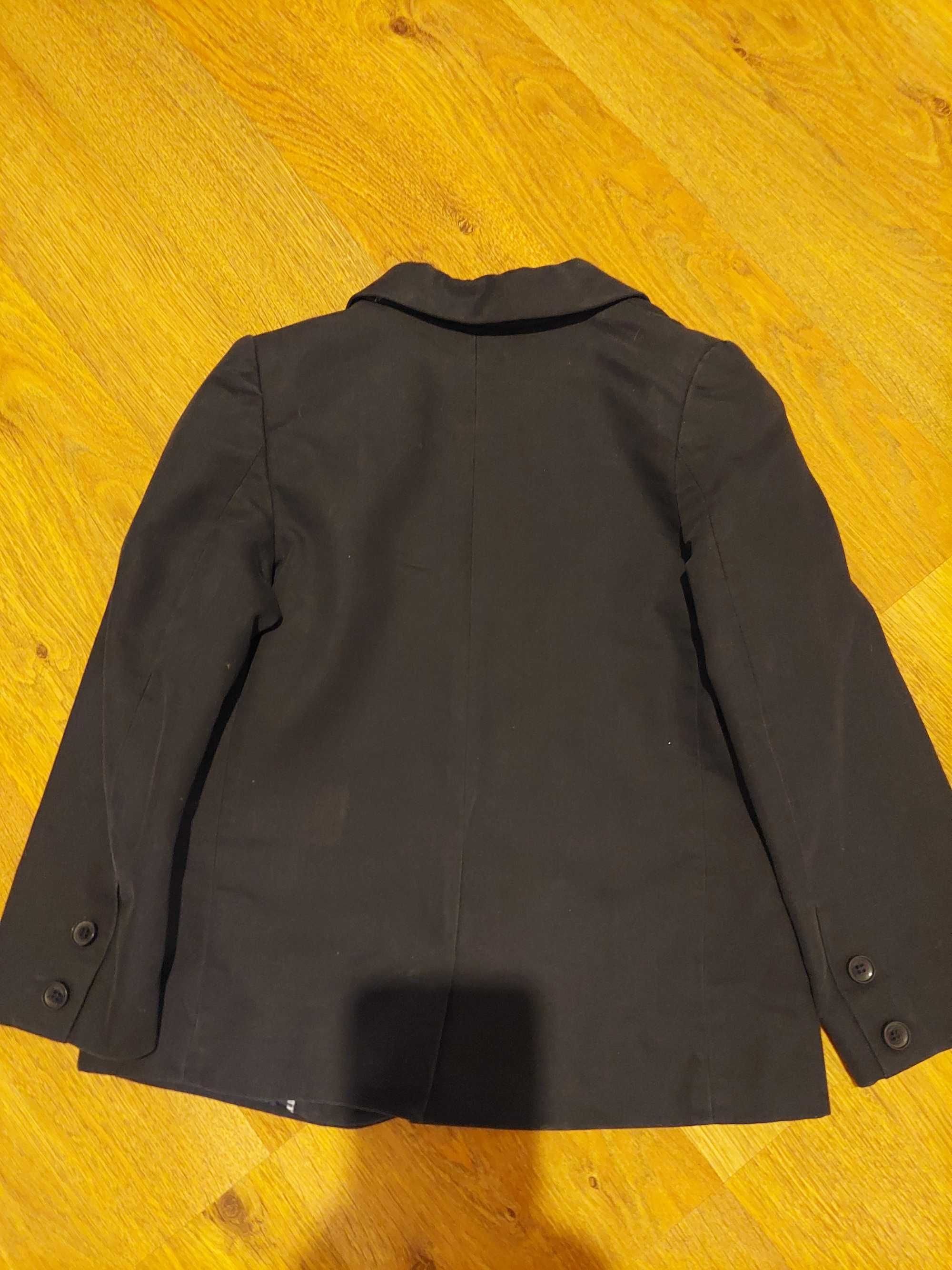 Продам школьный пиджак Mayoral  на 8 лет на рост 128 см