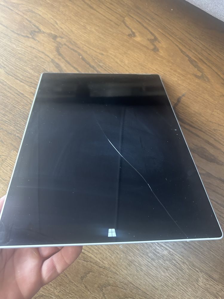 Microsoft Surface Pro 12.3 256GB SSD 8GB USZKODZONY LCD