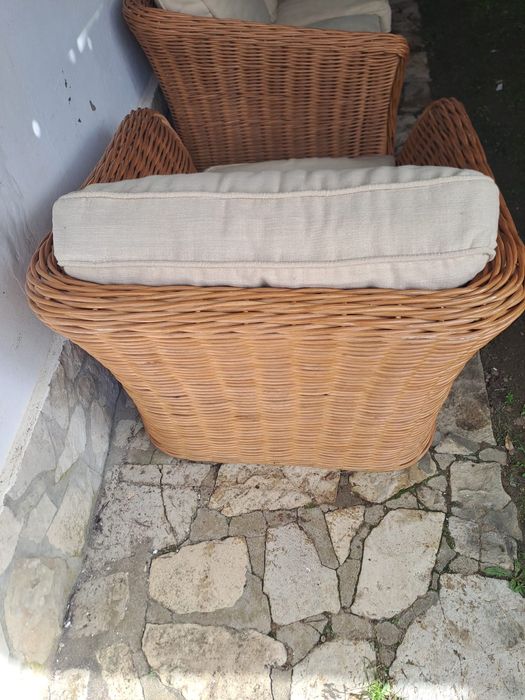 Conjunto de sofa de vime. Para  desocupar.