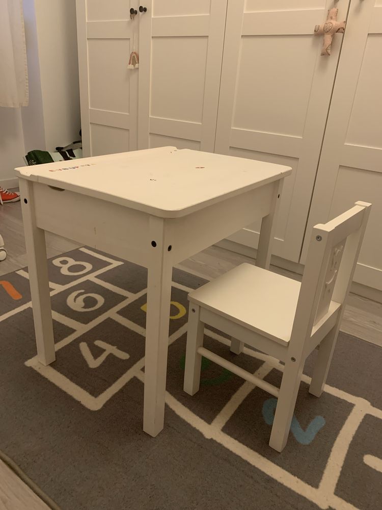 Mesinha e cadeira criança IKEA – 20€