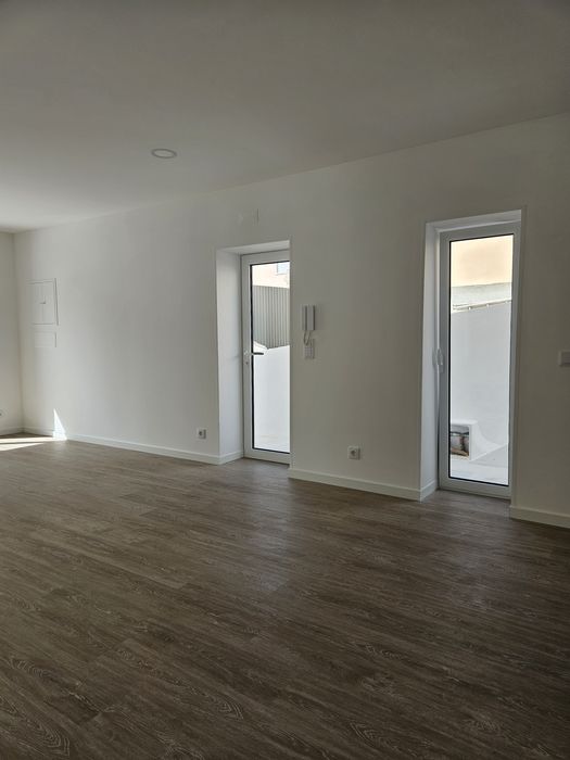 T2 novo em Carcavelos