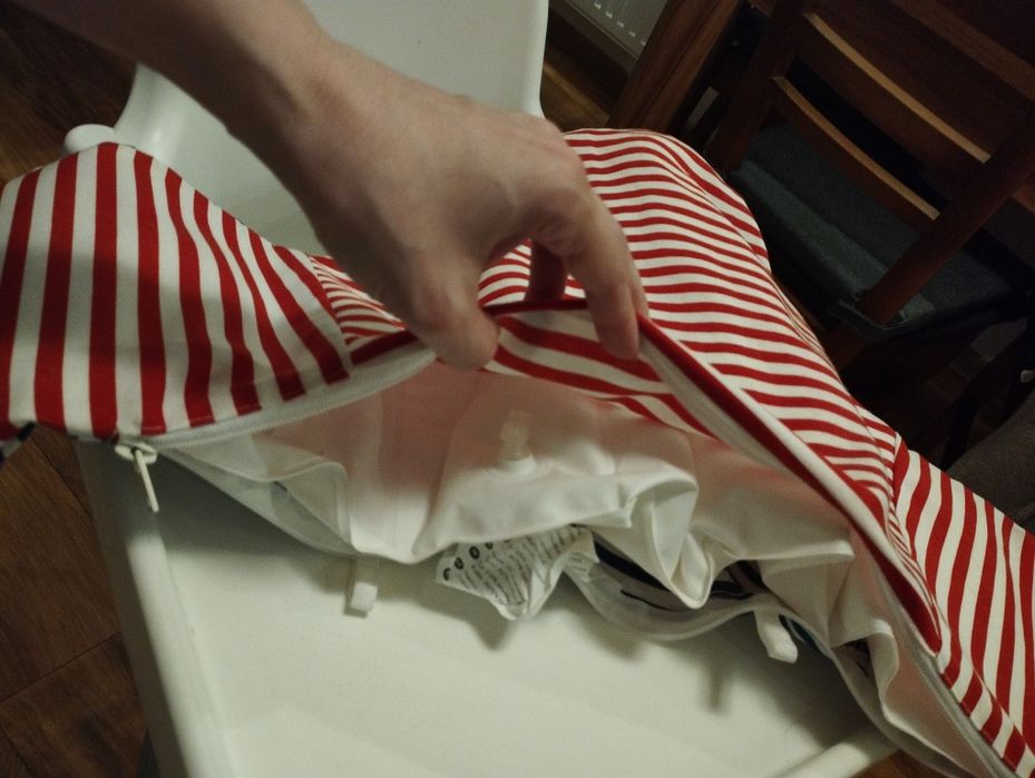 Krzesło/ krzesełko do karmienia Ikea z poduszką i podnóżkiem