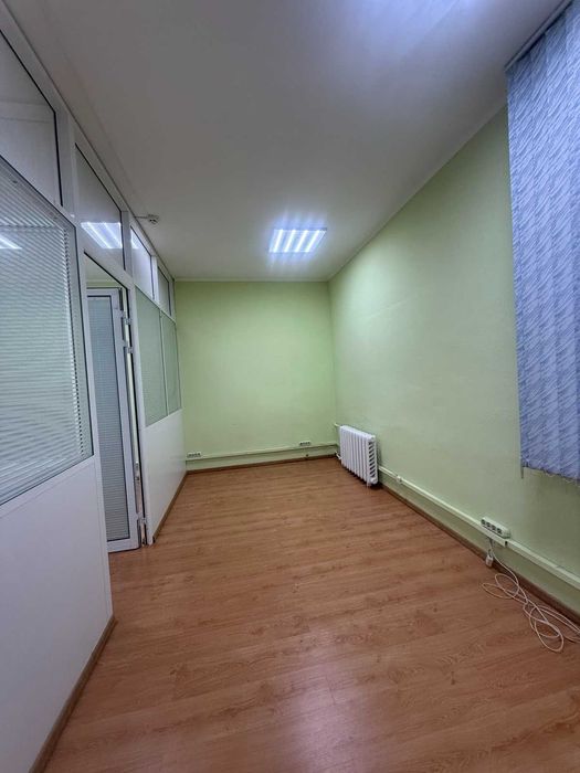 Здам офіс 35м2 в БЦ, вул. Сверстюка, метро Лівобережна 5 хвилин