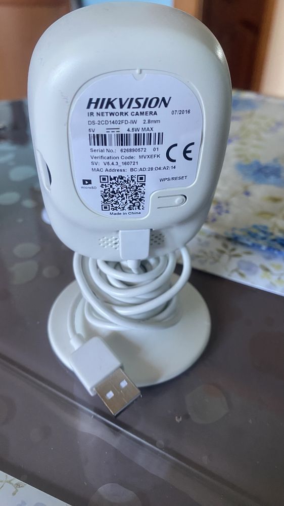 IP камера Hikvision DS-2CD1402FD-IW