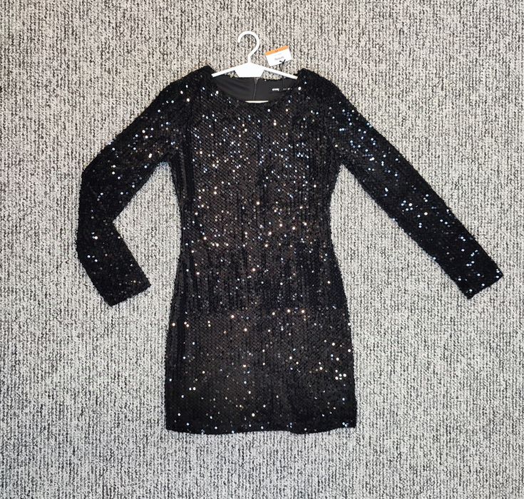 Sukienka cekinowa cekiny błyszcząca karnawał ostatki mała czarna 34 xs