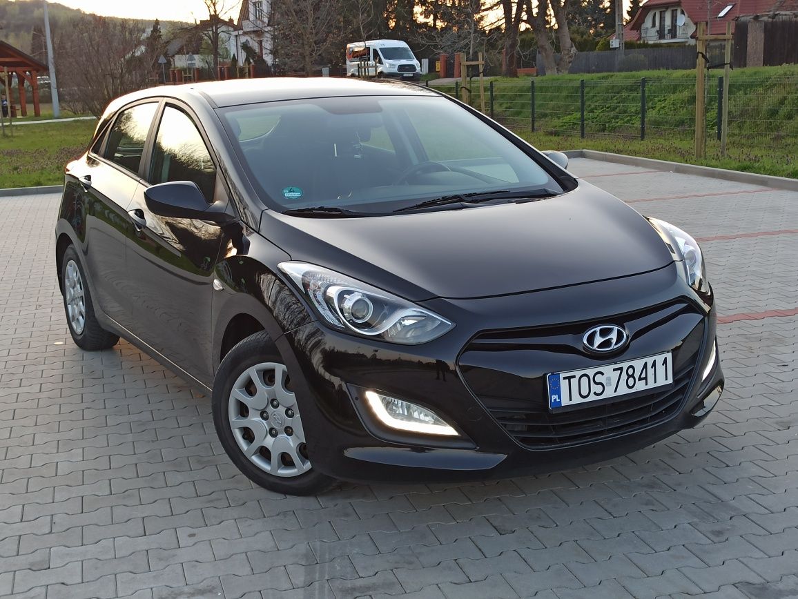 Hyundai i30*1.4 CRDI 90KM*LEDY*KLIMA*Manual*świeżo sprowadzony