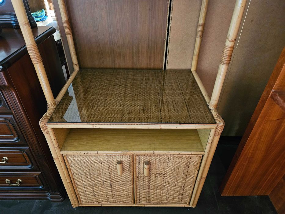 Móvel estante em verga - Muito bom estado geral