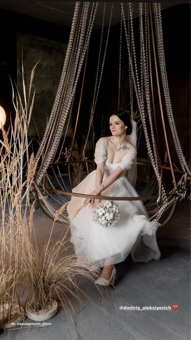 Весільна сукня білого кольору