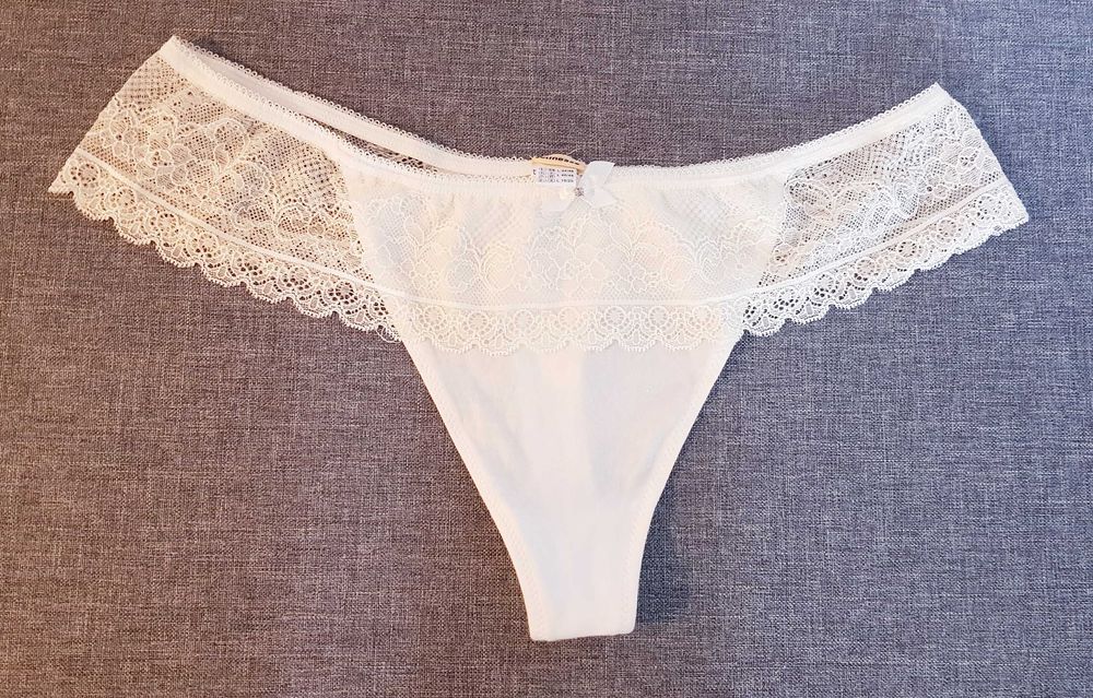 Stringi Białe Kremowe z Koronką Jolinesse rozm.  L / 44