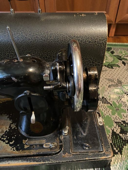 Ручна швейна машинка