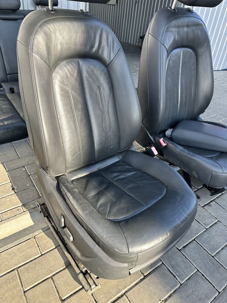 Салон електричний чорний шкіряний з картами Audi А6 С7