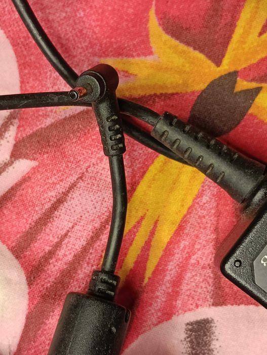Зарядне до ноутбука блок живлення ASUS 19V 2.1A (2.5x0.7mm)