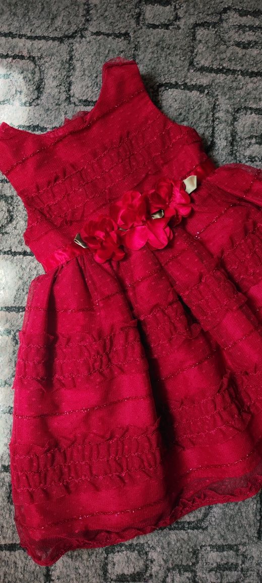 Нарядное красное платье, джинсовая куртка, платье вышиванка