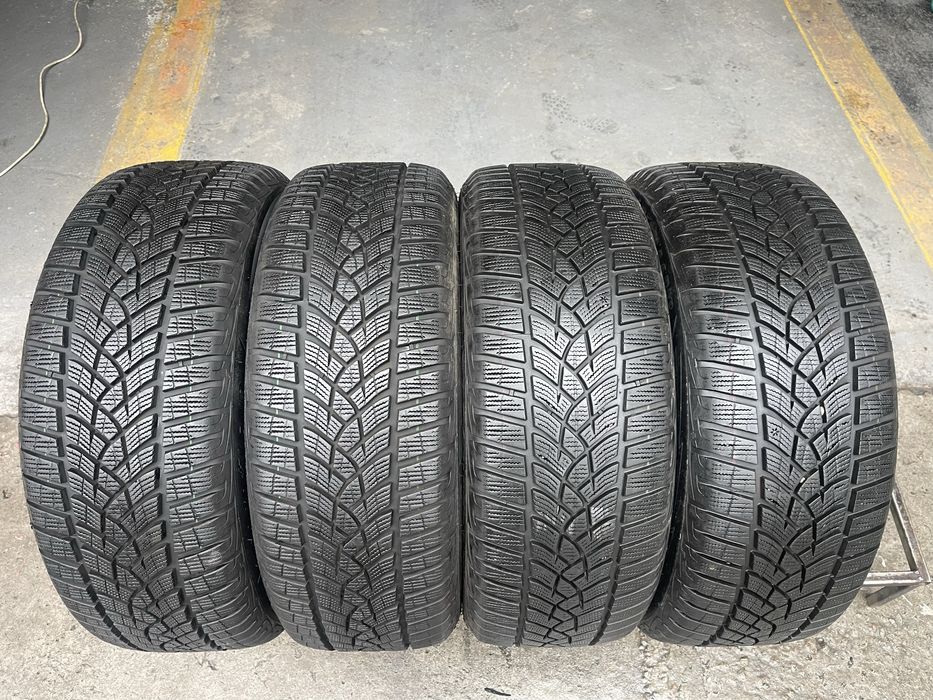 Шинии зимові R17 215 55 Goodyear Склад Ососкорки RLX