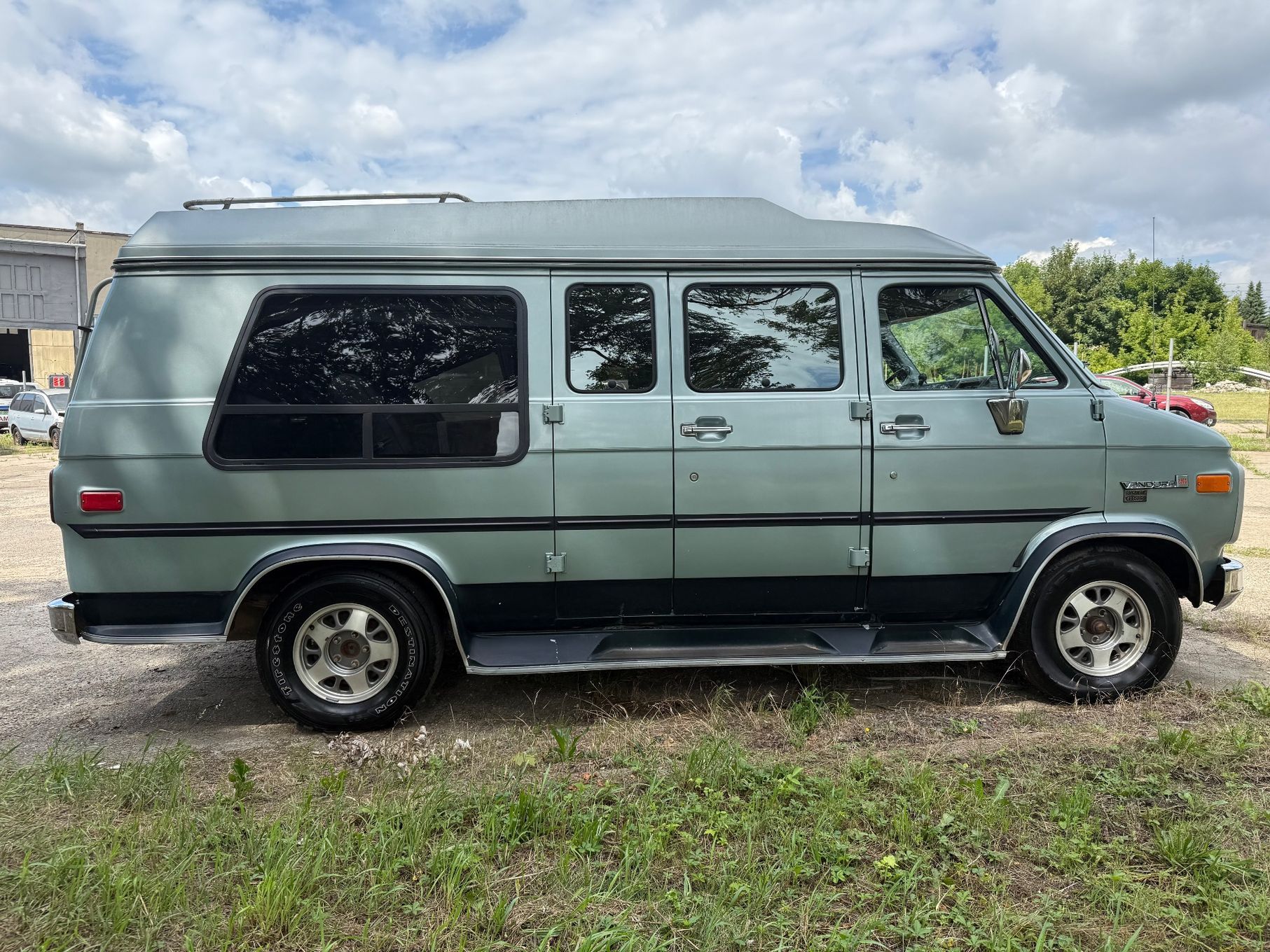 GMC Vandura GMC Vandura Rally G2500 Starcraft GT 5.7 V8 – Klasyk z 1987 r.oryginał