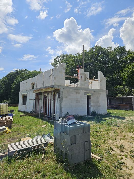 Budowa domów kompleksowo – od fundamentów po dach!