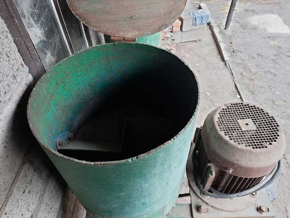 Корморезка (бурякорезка, кормоизмельчитель)