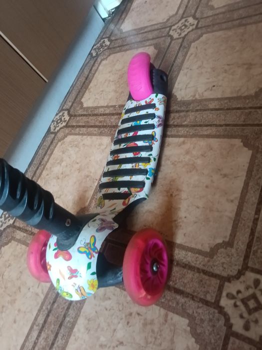 Самокат дытячый  Продаю срочно