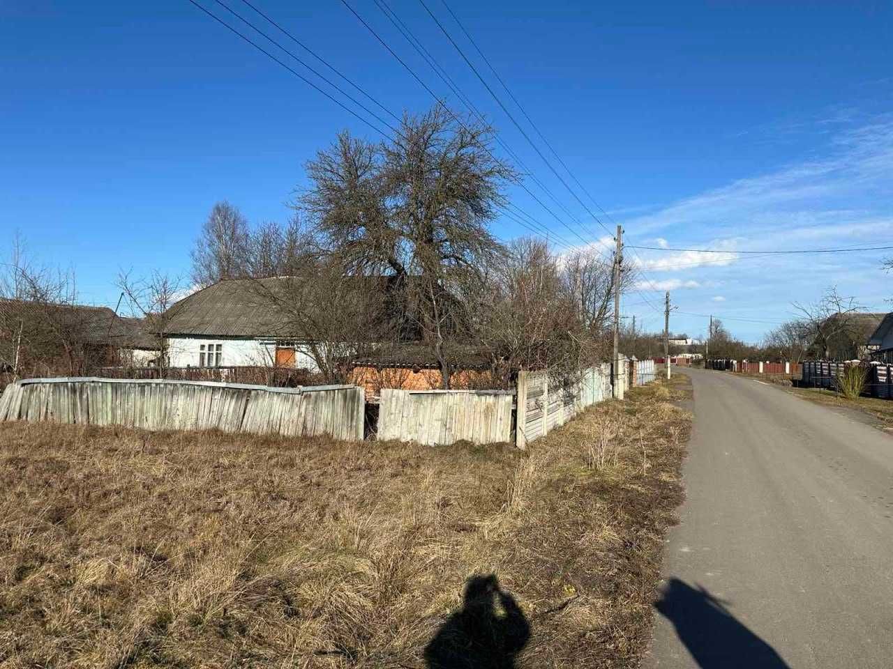 Продається будинок та 2 земельні ділянки в селі Похівка.