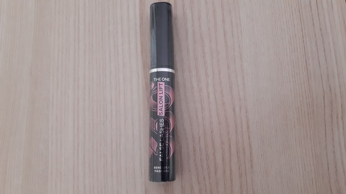 Tusz do rzęs THE ONE False Lashes Salon Lift 360° Oriflame