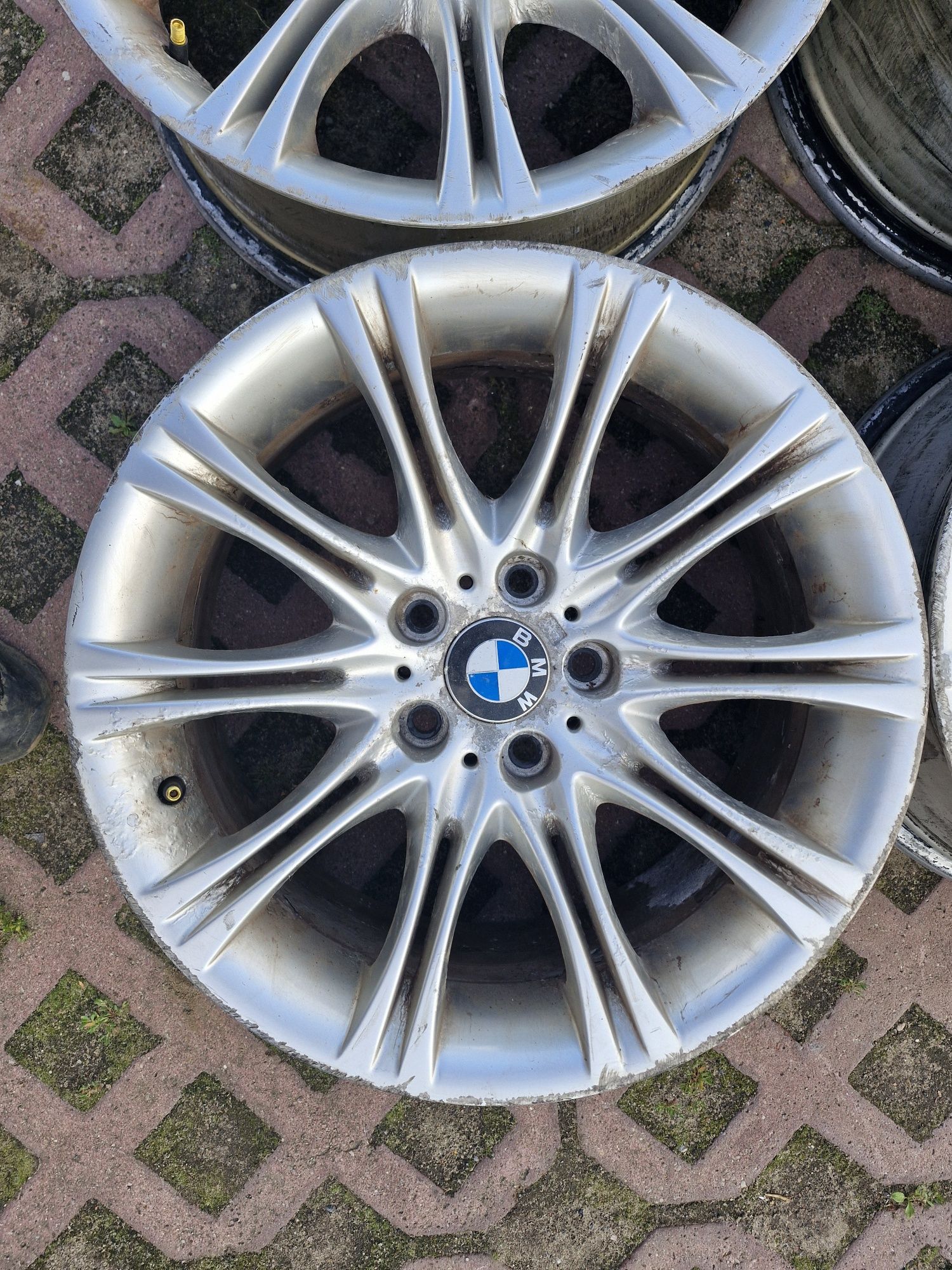 Bmw e60 2009r styling 135 et20 8j alufelgi