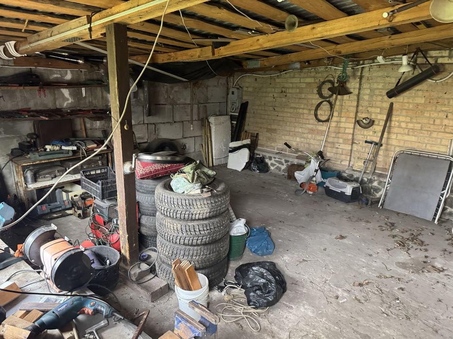 Продам окремий будинок на 20 сотках,в Гостомелі,будинку 7 років.