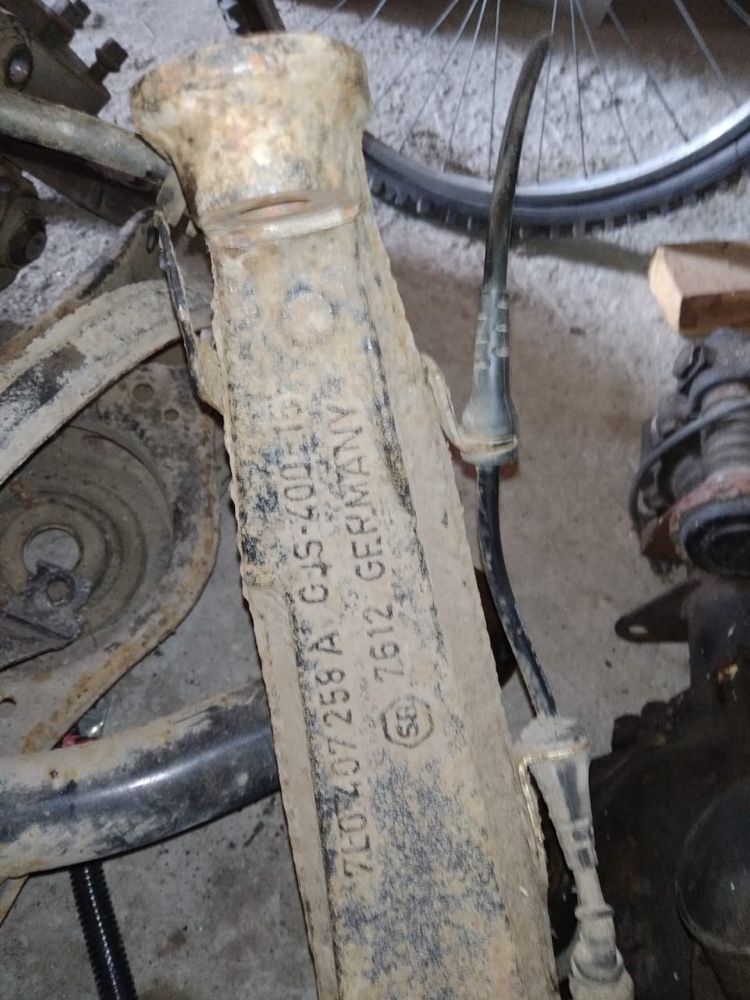 Q7 Touareg задня балка, речаги, цапфа,
