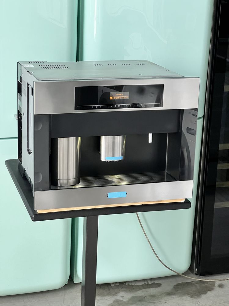 Кавомашина Miele CVA 5060 / вбудована / молочник/виставка кофемашина