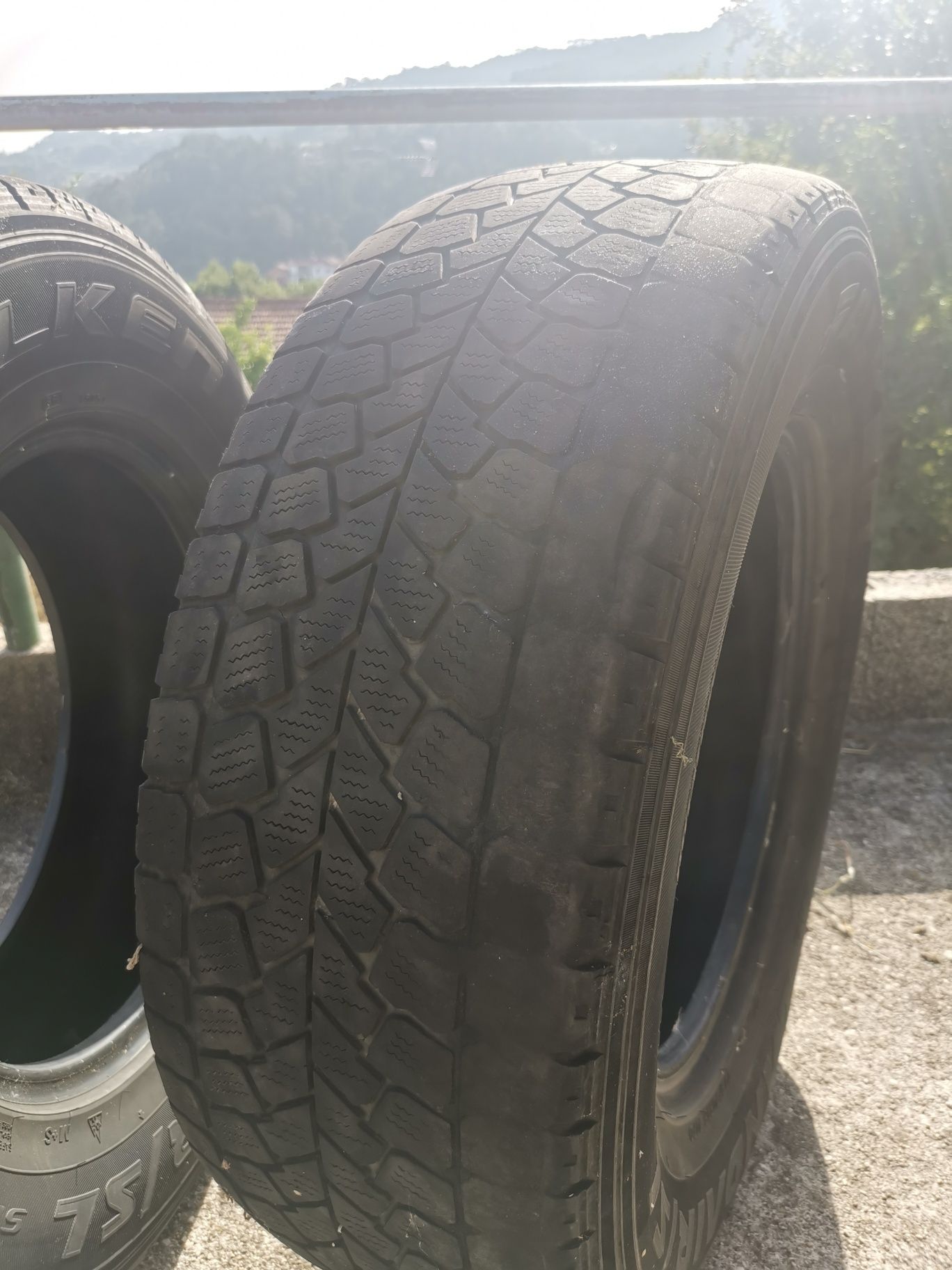 Pneus Falken 245/79/16