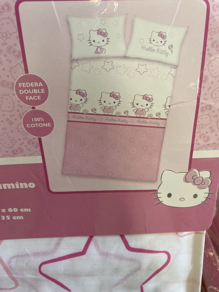 Постель в детскую кроватку hello kitty