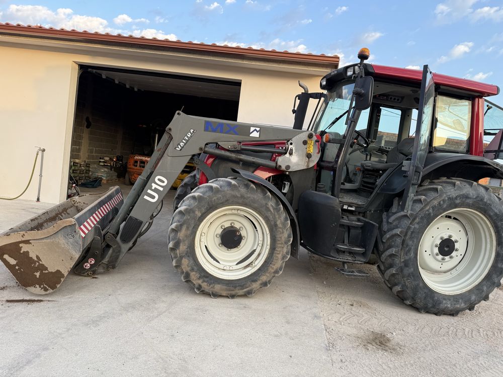 Valtra N92 com carregador MX
