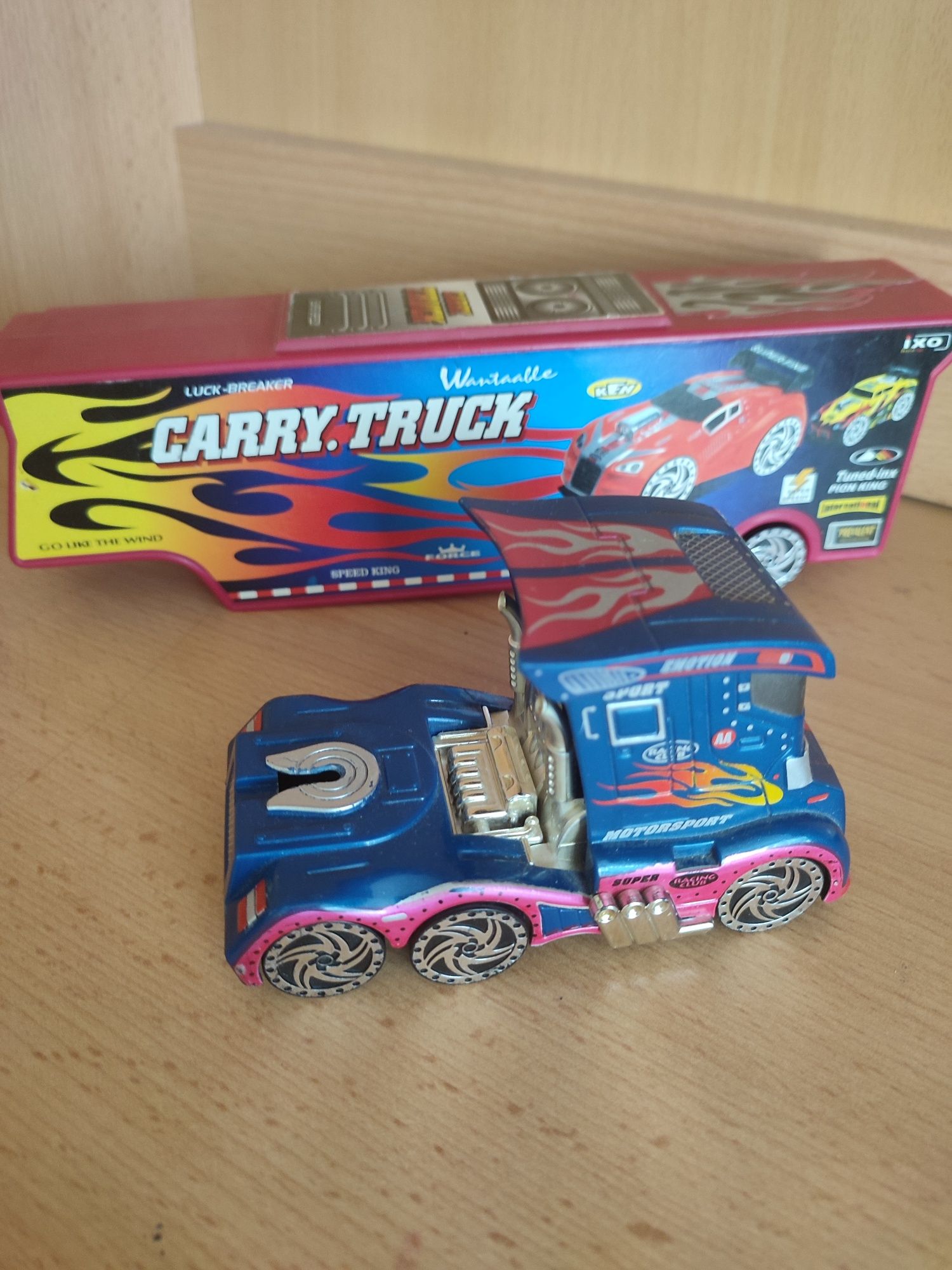 Zabawkowa ciężarówka