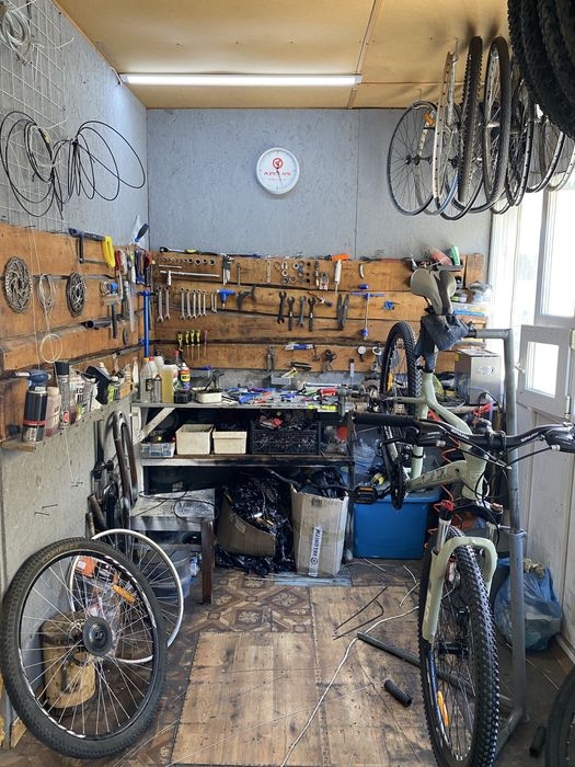 Веломагазин та майстерня(єдина на район)