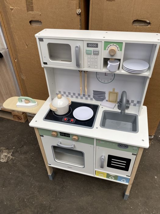 kuchnia dla dzieci drewniana  z pralką i tablicą kredową dziecienca