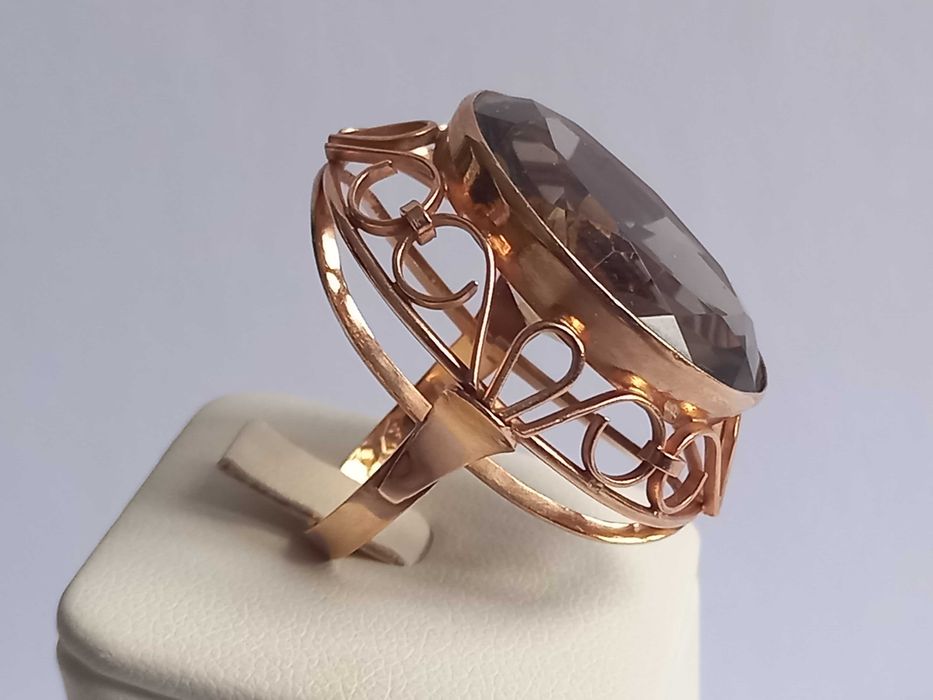 Pierścionek z topazem, złoto 14K, rozmiar 15, 11,8gram, lata 60,70-te