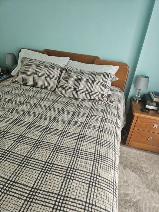 Vendo cama de casal madeira