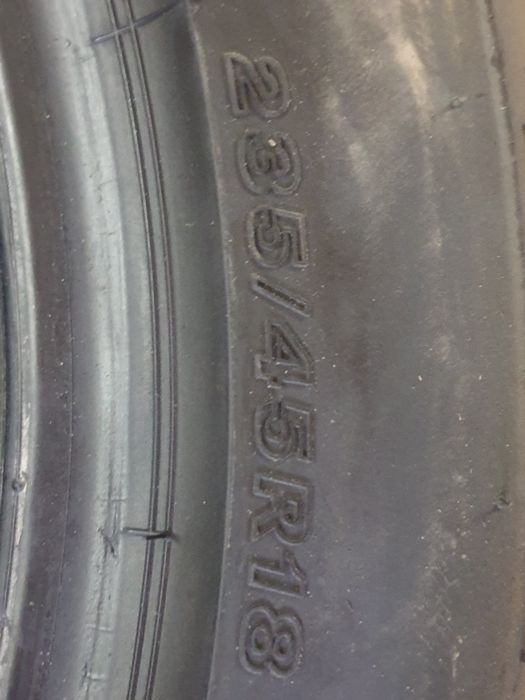 Продам зимову резину 235/45 R18 Firestone Winterhaw 4 (22-23р.в.) 8мм.
