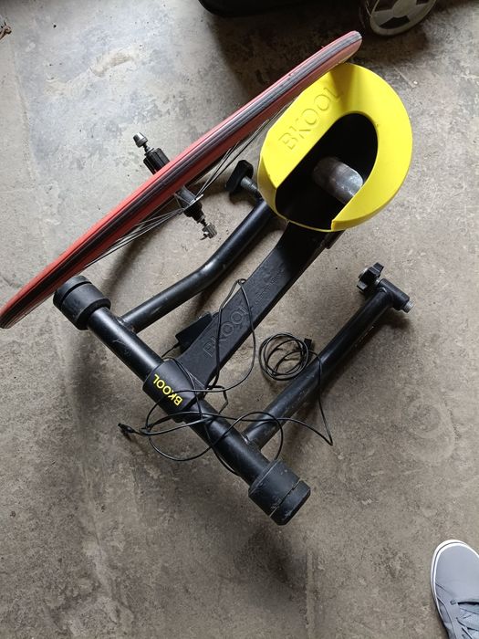 Trenażer rowerowy bkool smart pro 2