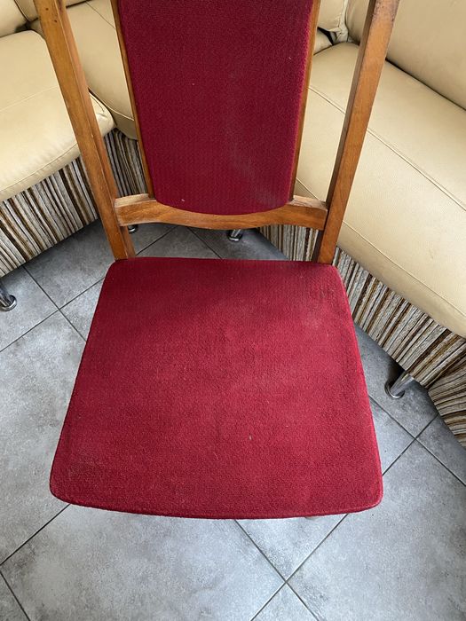 Стільці деревʼяні,крісла