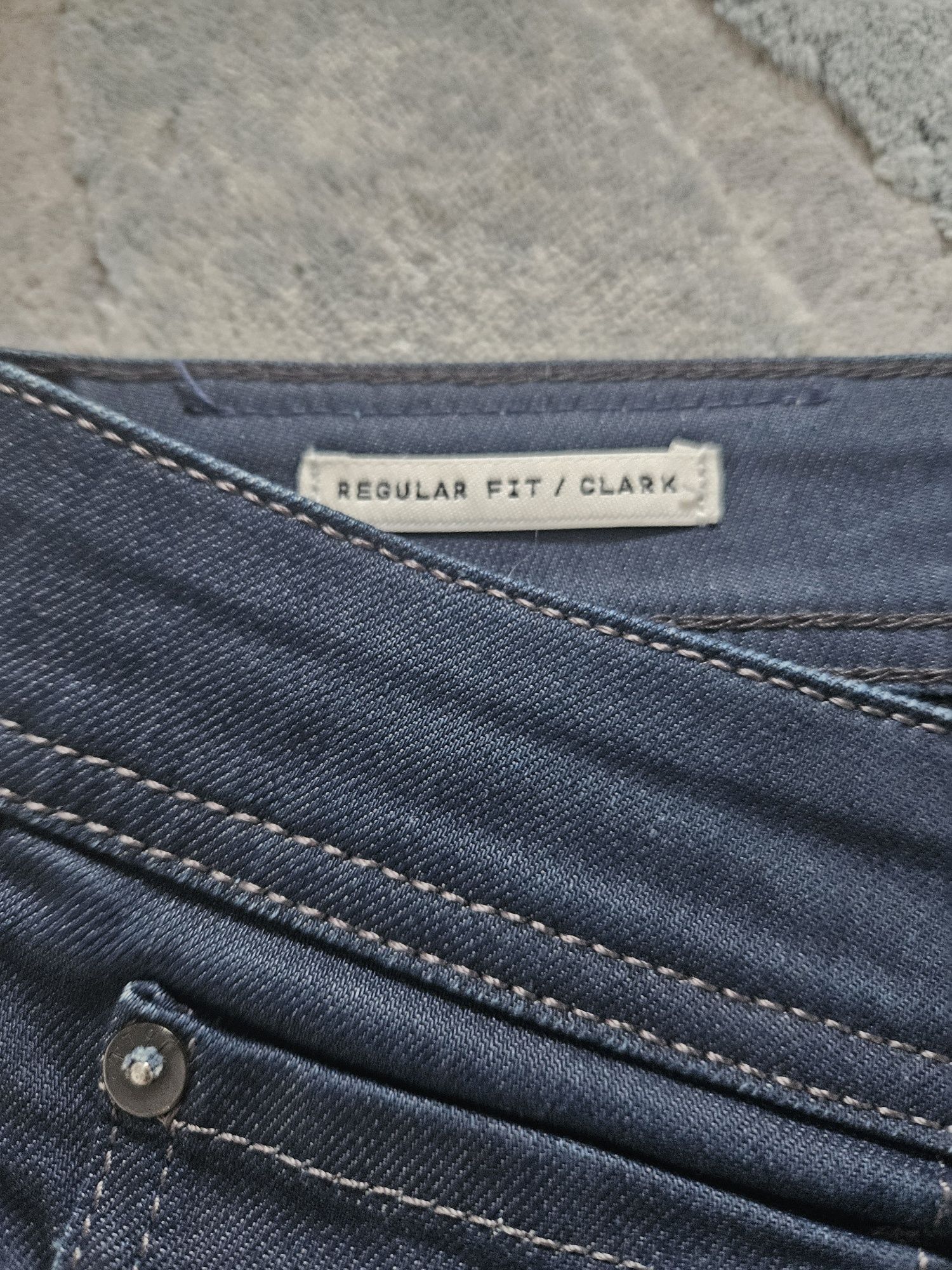 Nowe spodnie jeansowe męskie