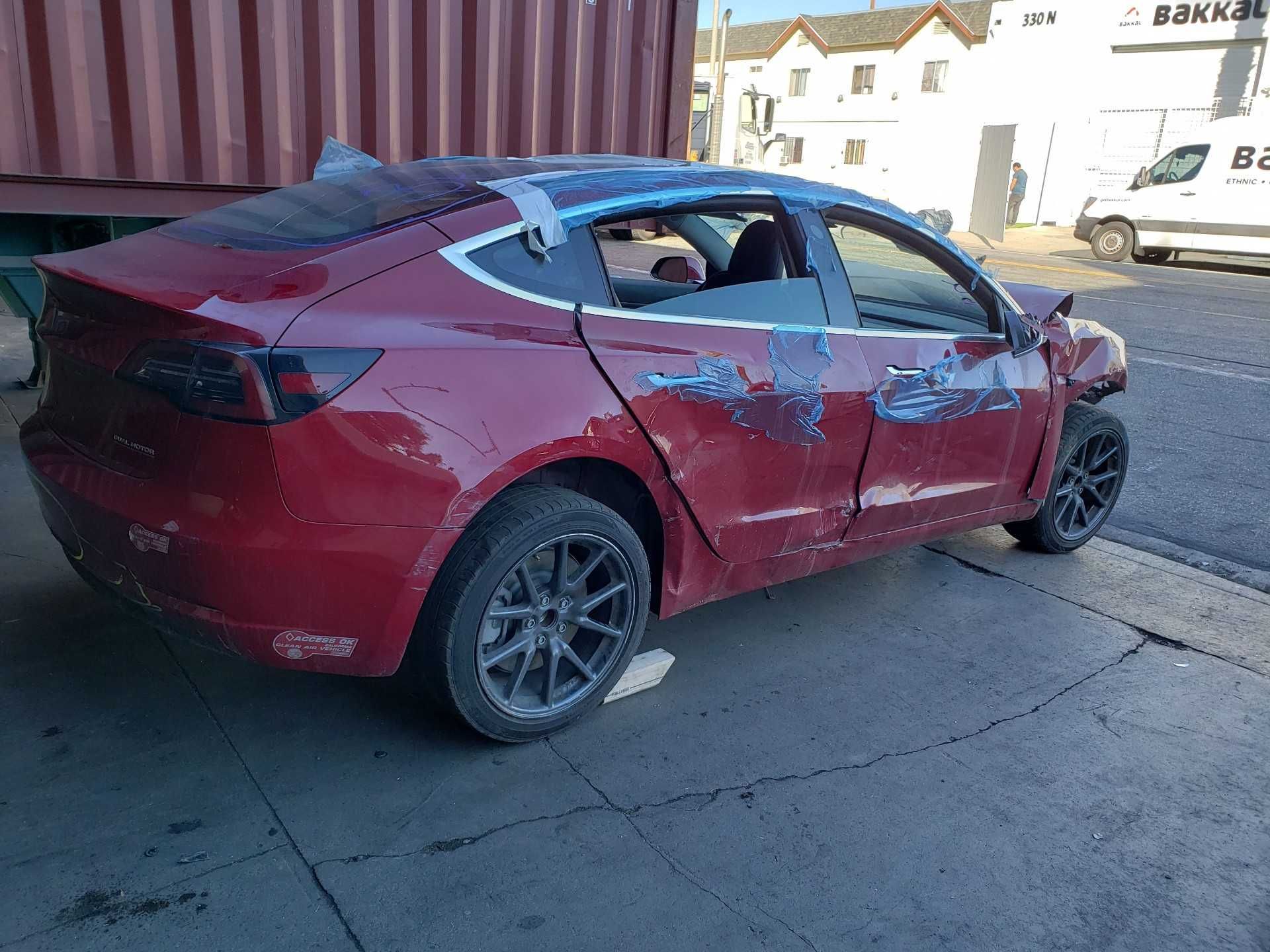 Четверть задняя правая Tesla Model 3 чверть задня права Тесла Модел 3