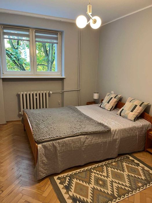 Przestronne 2 pokojowe mieszkanie w doskonałej lokalizacji.