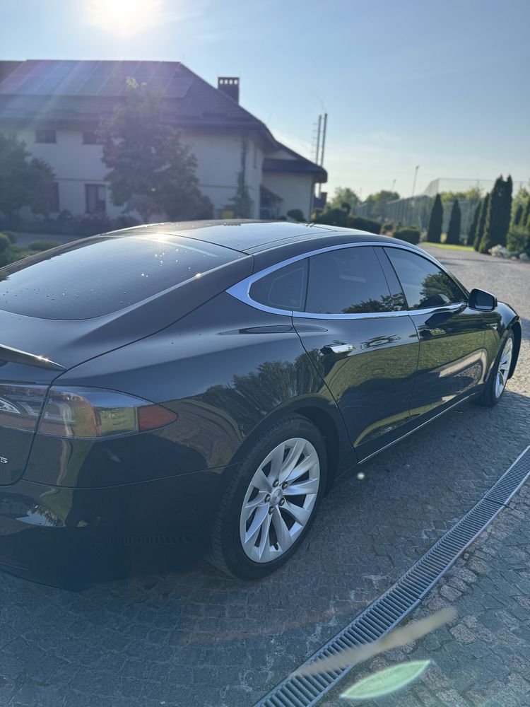 Продам Tesla model S