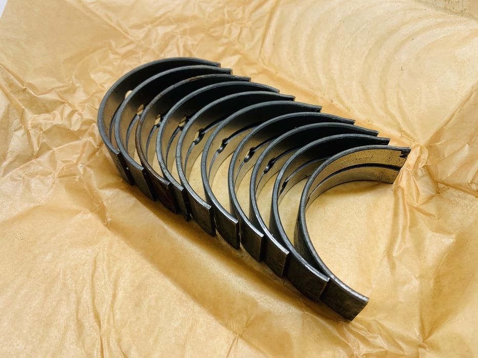 Panewki silnika główne UAZ NOWE nominał/0,25 Gaz Wołga