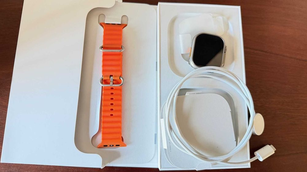 Apple Watch Ultra (1ª Geração), 49mm - Titânio