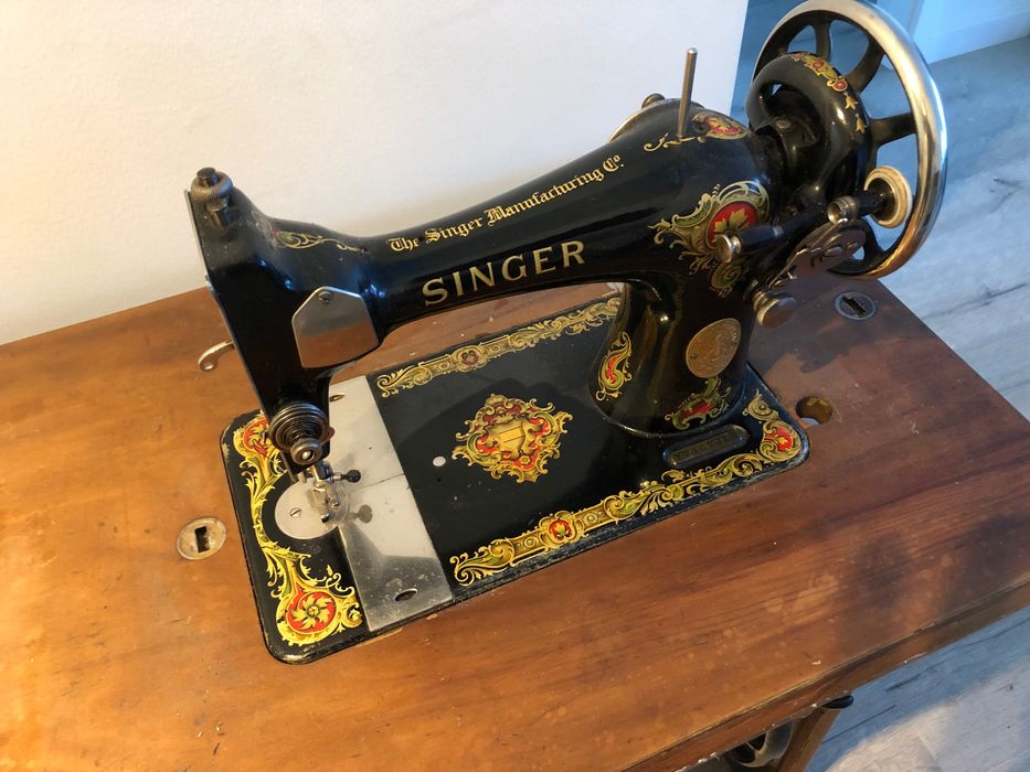 Maszyna do szycia stolik SINGER zabytek antyk z Włoch